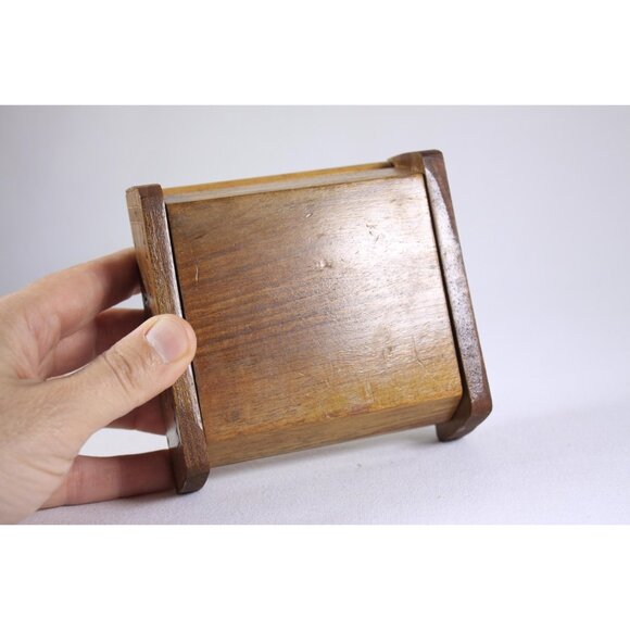 Vintage chip carved wooden card box cigarette box, home office desk tidy - Picture 8 of 10
